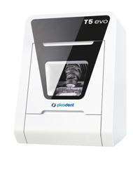 Fr&auml;smaschine SilaMill T5 evo &ndash; Der Bestseller mit dem Plus an Spindelleistung - <span>ie&nbsp;</span><span>SilaMill T5 evo</span><span>&nbsp;beeindruckt durch ihre im Vergleich zum Vorg&auml;nger gesteigerten Leistung. Mit einer st&auml;rkeren Spindel von 820 Watt und bis zu 60.000 U/min bearbeitet sie m&uuml;helos h&auml;rteste Materialien wie Ronden, Bl&ouml;cke und Abutments.</span>